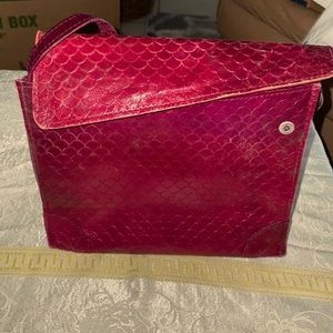 Vintage purse. All leather decent condition. Not sure of name brand